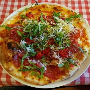 Pizza Diavolo - scharfe Pizza - Pizzeria Bella
