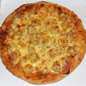 Pizza Hawaii mit Schinken und Ananas - Pizzeria Bella