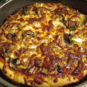 Pizza Mexicana mit Jalapeños und Salami - Pizzeria Bella